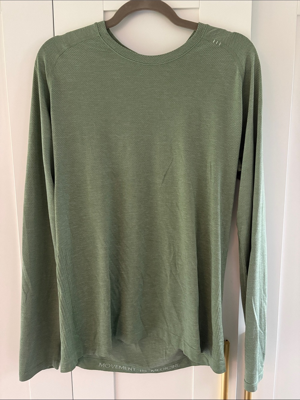 Lululemon Men's Metal Vent Tech Long-Sleeve Performance Crew in Sage Green